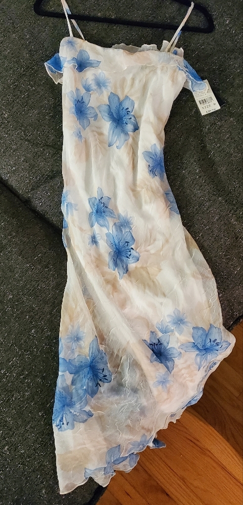 Dress - Picture 4 of 6